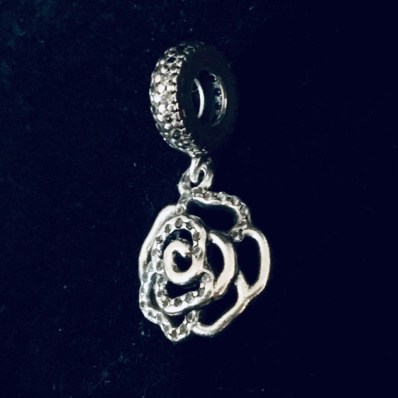 Pandora bracelet with flower charm - Picture 8 of 8